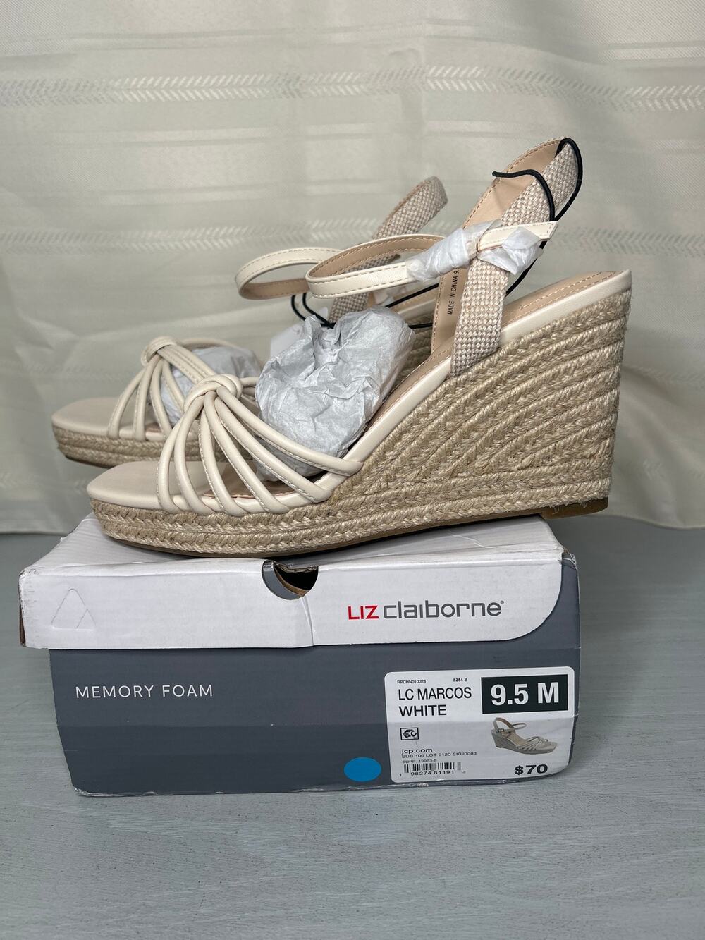 Liz Claiborne Marcos Wedge Sandals Womens 9.5 M White Memory Foam Sandal